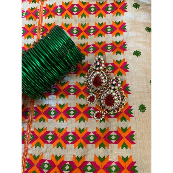 Phulkari suit - Punjabi/south Asian suits - Picture 2 of 3